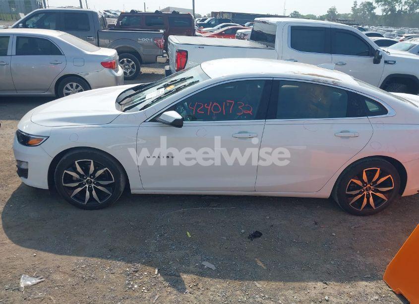 Photo 14 of 2021 Chevrolet Malibu FWD RS (VIN 1G1ZG5STXMF053629)