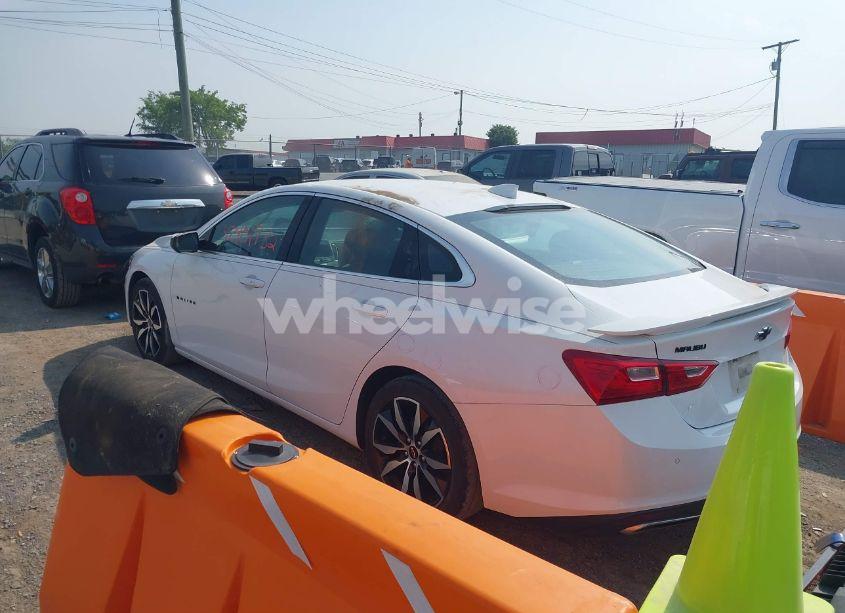 Photo 3 of 2021 Chevrolet Malibu FWD RS (VIN 1G1ZG5STXMF053629)