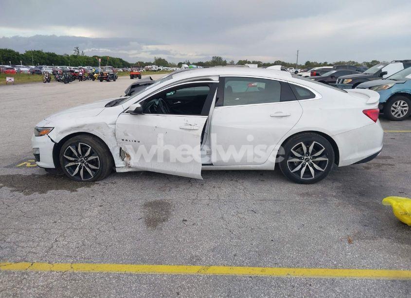 Photo 14 of 2022 Chevrolet Malibu FWD RS (VIN 1G1ZG5STXNF114639)