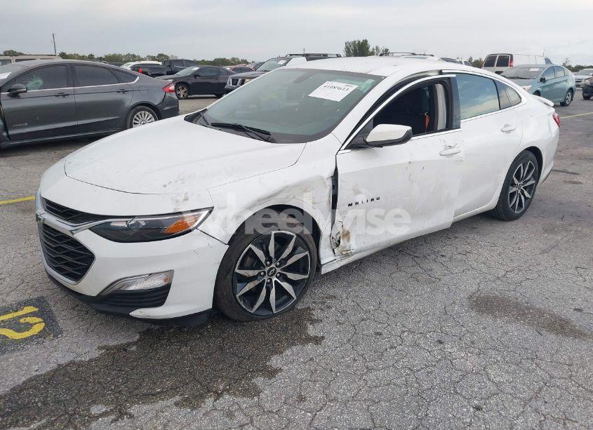 Photo 2 of 2022 Chevrolet Malibu FWD RS (VIN 1G1ZG5STXNF114639)