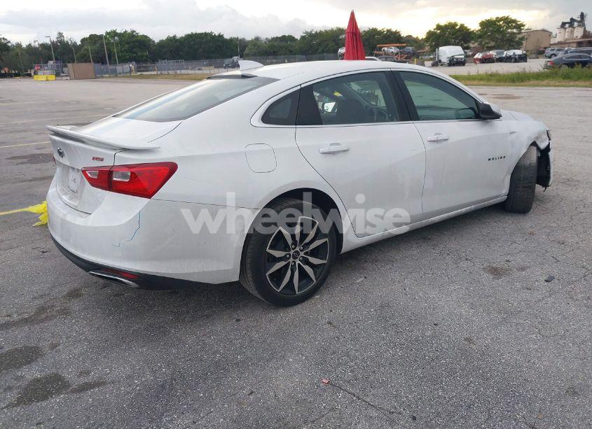 Photo 4 of 2022 Chevrolet Malibu FWD RS (VIN 1G1ZG5STXNF114639)