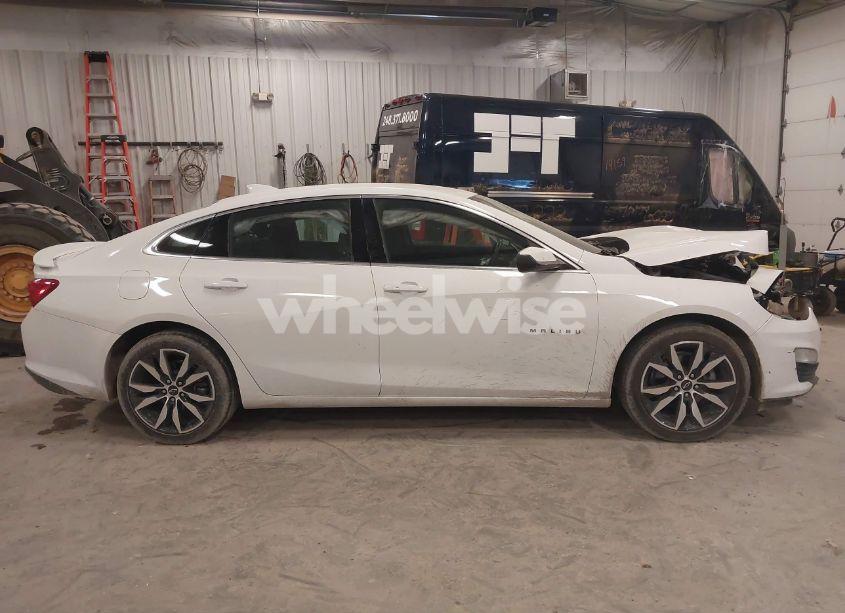 Photo 13 of 2022 Chevrolet Malibu FWD RS (VIN 1G1ZG5STXNF200713)