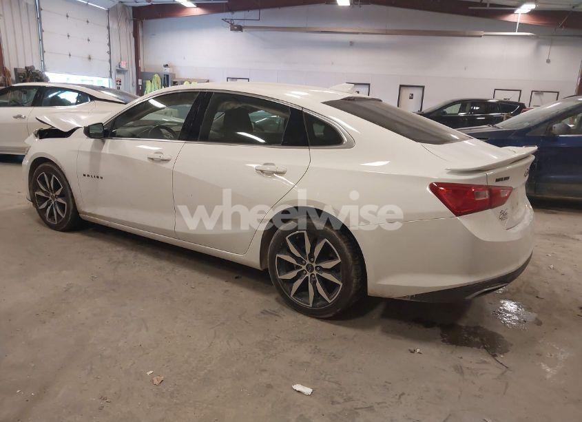 Photo 3 of 2022 Chevrolet Malibu FWD RS (VIN 1G1ZG5STXNF200713)