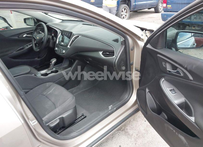 Photo 5 of 2025 Chevrolet Malibu FWD RS (VIN 1G1ZG5STXSF137401)