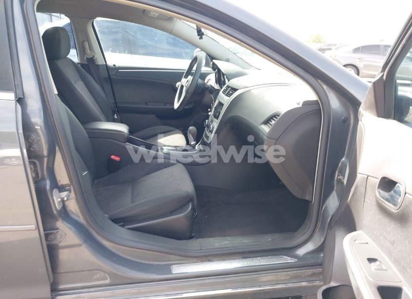 Photo 5 of 2009 Chevrolet Malibu LT (VIN 1G1ZH57B69F152873)