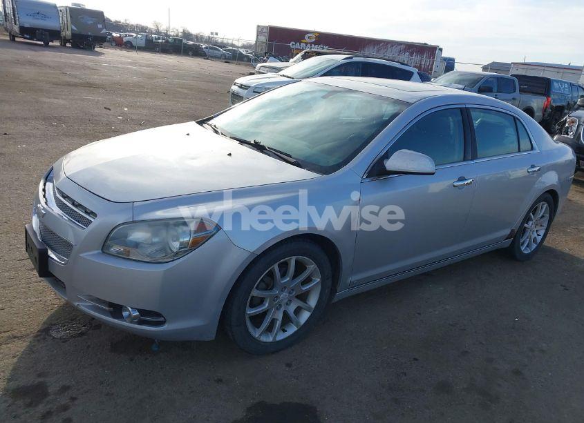 Photo 2 of 2009 Chevrolet Malibu LTZ (VIN 1G1ZK57749F181737)