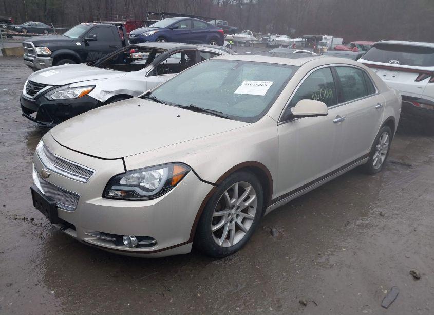 Photo 2 of 2009 Chevrolet Malibu LTZ (VIN 1G1ZK577X94224652)