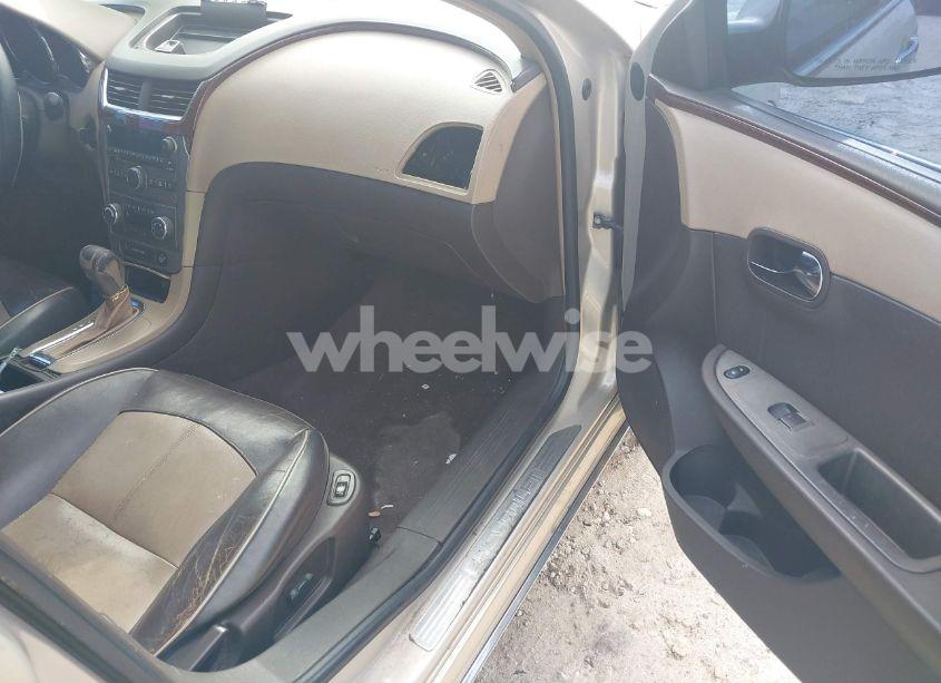 Photo 5 of 2009 Chevrolet Malibu LTZ (VIN 1G1ZK57B19F197186)