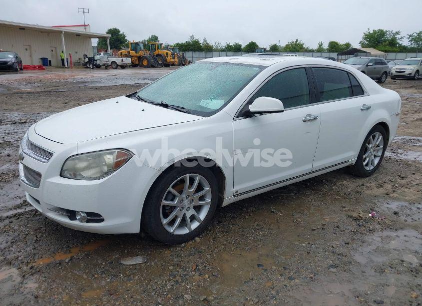 Photo 2 of 2009 Chevrolet Malibu LTZ (VIN 1G1ZK57B69F193067)