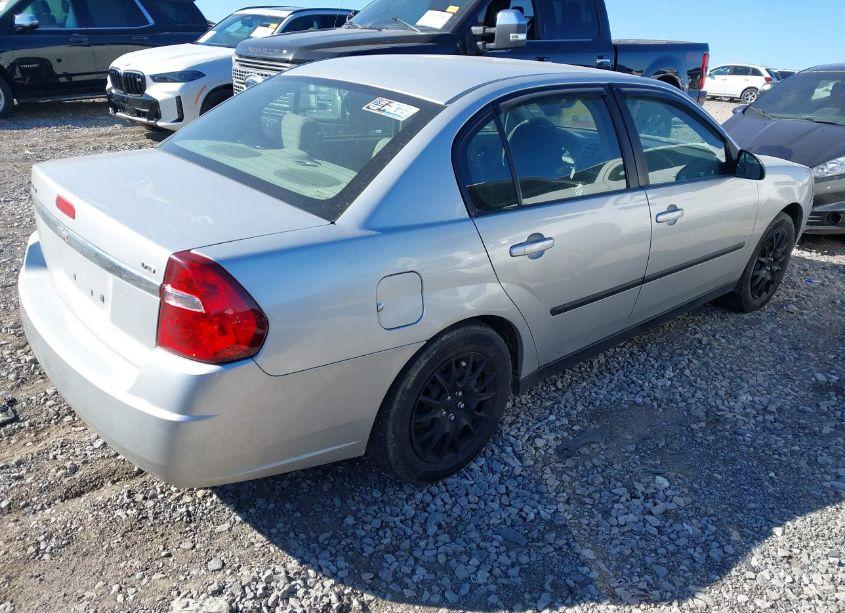 Photo 4 of 2005 Chevrolet Malibu (VIN 1G1ZS52845F270363)