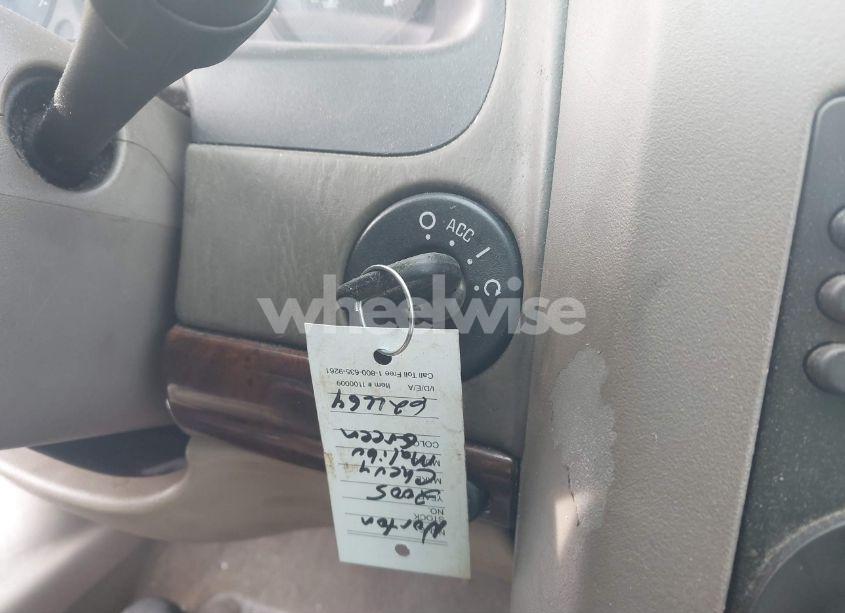 Photo 11 of 2005 Chevrolet Malibu (VIN 1G1ZS52F05F211549)