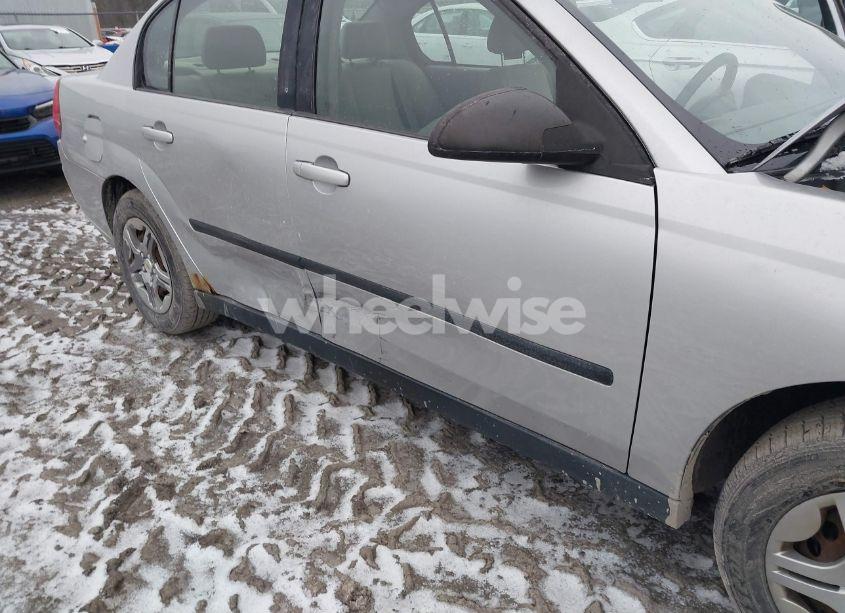 Photo 6 of 2005 Chevrolet Malibu (VIN 1G1ZS52F15F241434)