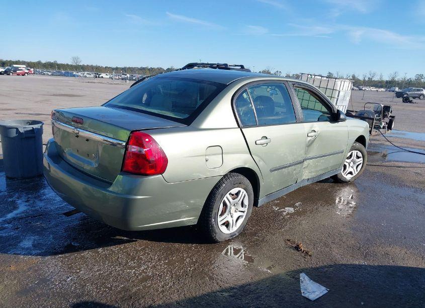 Photo 4 of 2005 Chevrolet Malibu (VIN 1G1ZS52F65F302583)