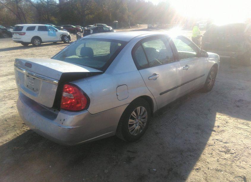 Photo 4 of 2005 Chevrolet Malibu (VIN 1G1ZS52F95F105200)