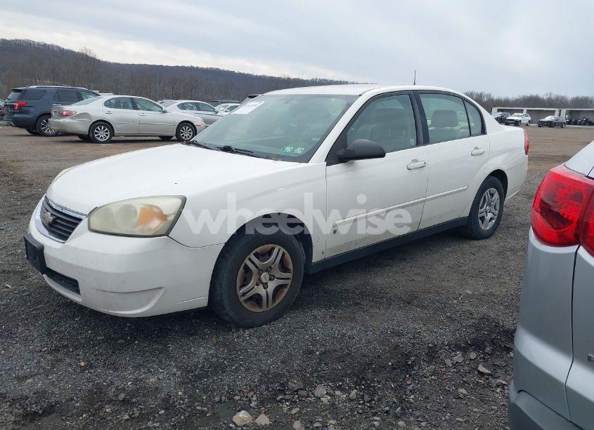 Photo 2 of 2007 Chevrolet Malibu LS (VIN 1G1ZS57F57F269233)