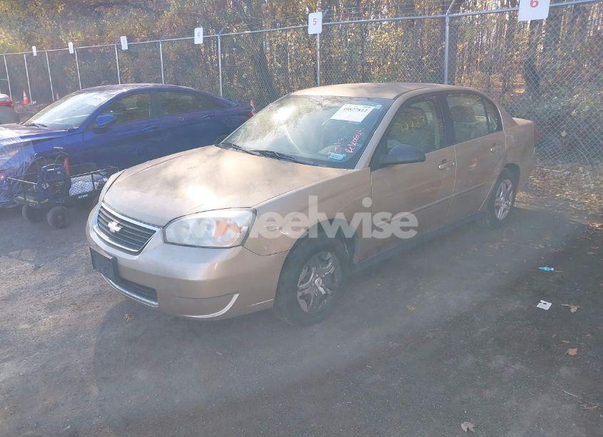 Photo 2 of 2007 Chevrolet Malibu LS (VIN 1G1ZS58FX7F157879)