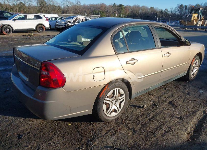 Photo 4 of 2007 Chevrolet Malibu LS (VIN 1G1ZS58N57F213010)