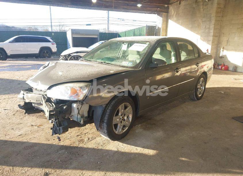 Photo 2 of 2007 Chevrolet Malibu LT (VIN 1G1ZT58N47F139690)