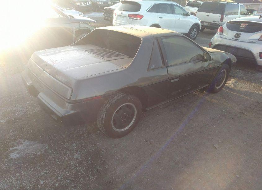 Photo 4 of 1984 Pontiac Fiero SE (VIN 1G2AF37R2EP298143)