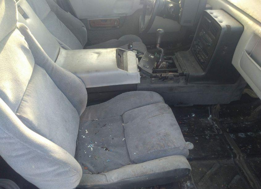 Photo 5 of 1984 Pontiac Fiero SE (VIN 1G2AF37R2EP298143)