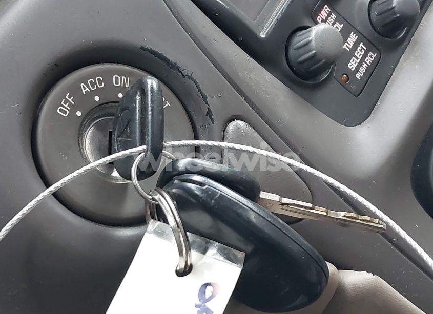 Photo 11 of 2004 Pontiac Bonneville SLE (VIN 1G2HY52K54U215710)