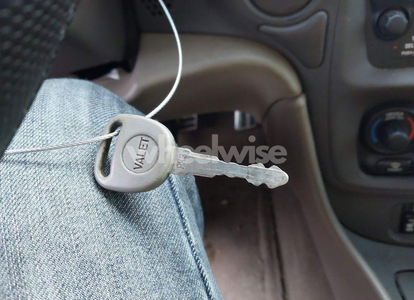 Photo 11 of 2005 Pontiac Bonneville GXP (VIN 1G2HZ54YX5U182591)