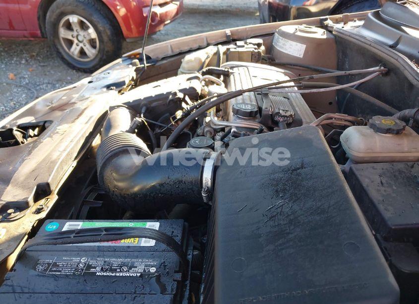 Photo 10 of 2005 Pontiac Grand AM SE (VIN 1G2NE52FX5M207327)