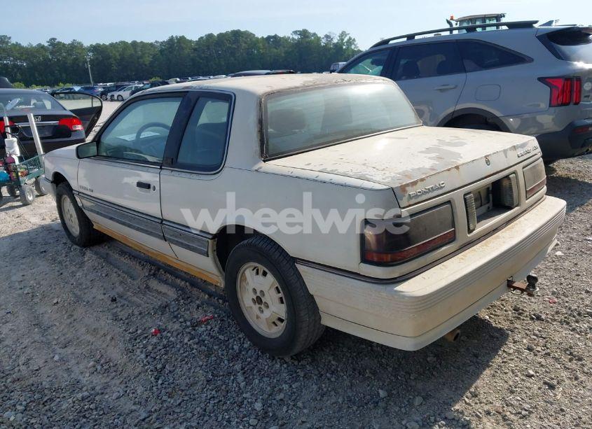 Photo 3 of 1986 Pontiac Grand AM SE (VIN 1G2NW27L1GC723322)