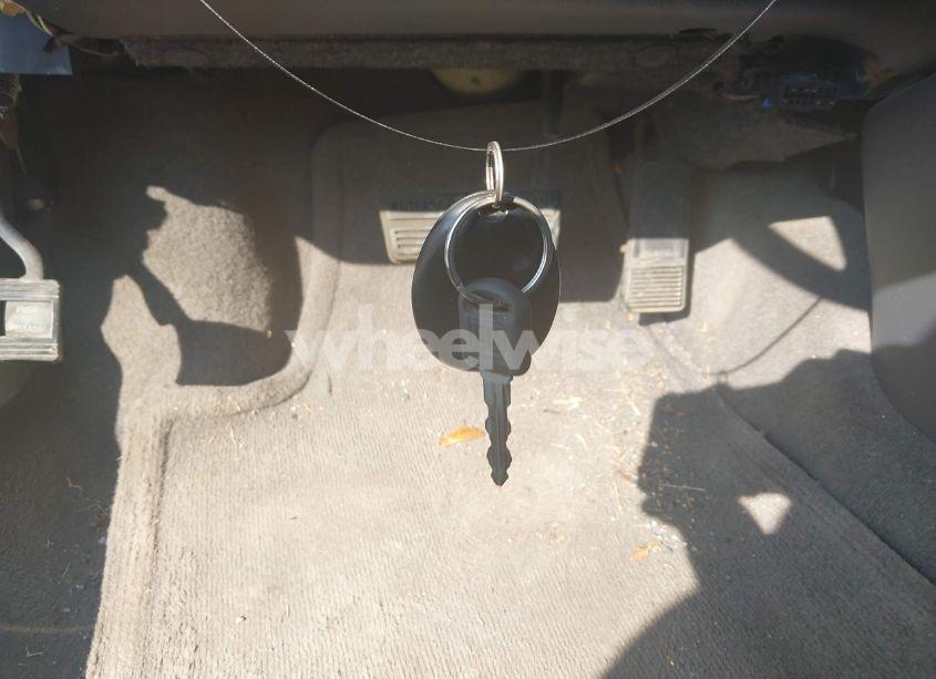 Photo 11 of 2002 Pontiac Grand PRIX SE (VIN 1G2WK52J42F256086)