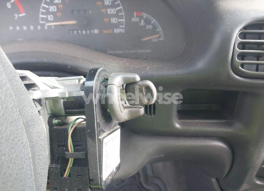 Photo 11 of 2002 Pontiac Grand PRIX SE (VIN 1G2WK52J72F264067)