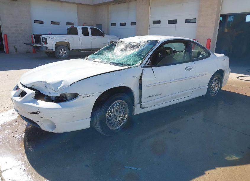 Photo 2 of 1997 Pontiac Grand PRIX GT (VIN 1G2WP12K5VF213738)