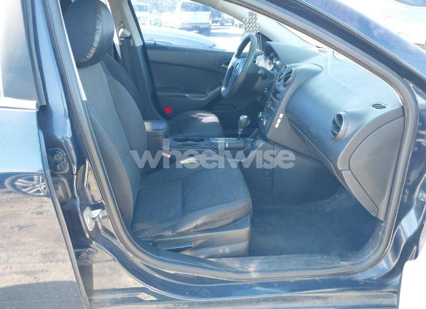 Photo 5 of 2010 Pontiac G6 (VIN 1G2ZA5E00A4145404)