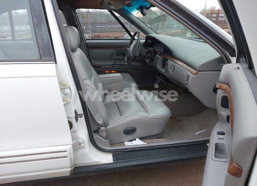 Photo 5 of 1998 Oldsmobile Regency N/A (VIN 1G3HC52K7W4835259)