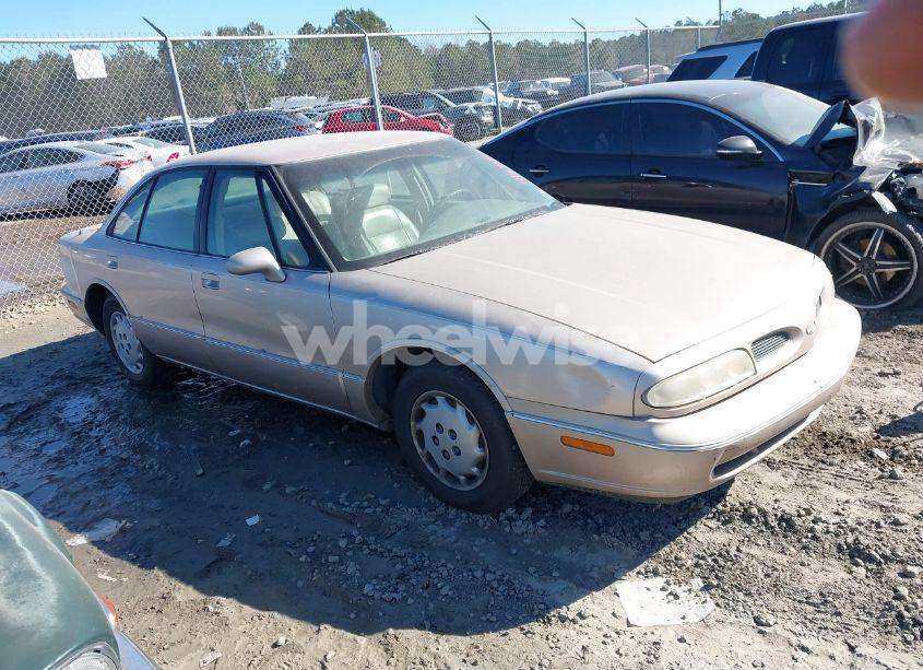 1999 Oldsmobile Eighty-eight LS (VIN 1G3HN52K1X4812510) main photo