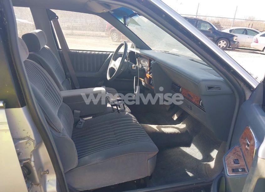 Photo 5 of 1992 Buick Century LIMITED (VIN 1G4AL54N8N6465236)