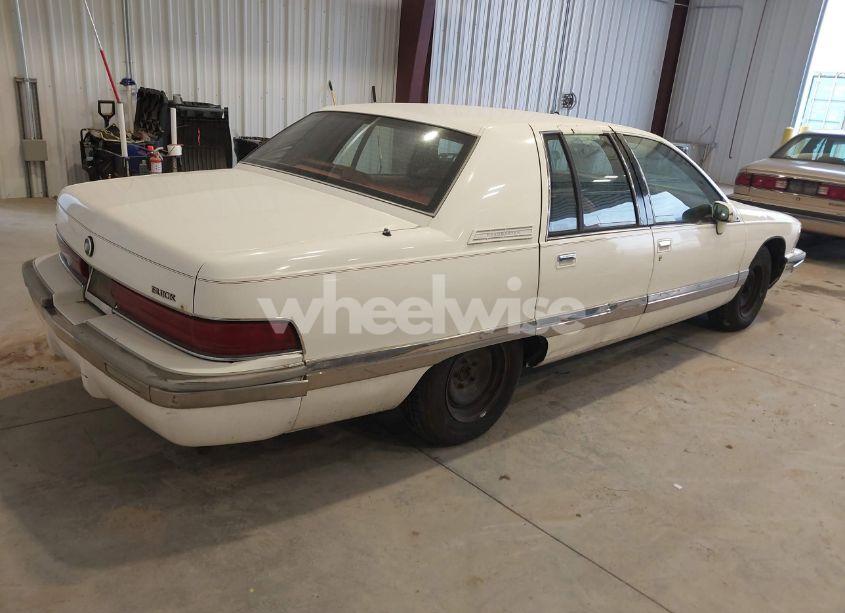Photo 4 of 1992 Buick Roadmaster N/A (VIN 1G4BN5372NR465961)