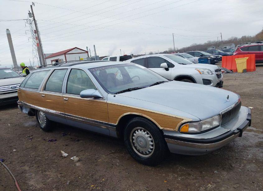 1996 Buick Roadmaster LIMITED (VIN 1G4BR82P0TR407304) main photo