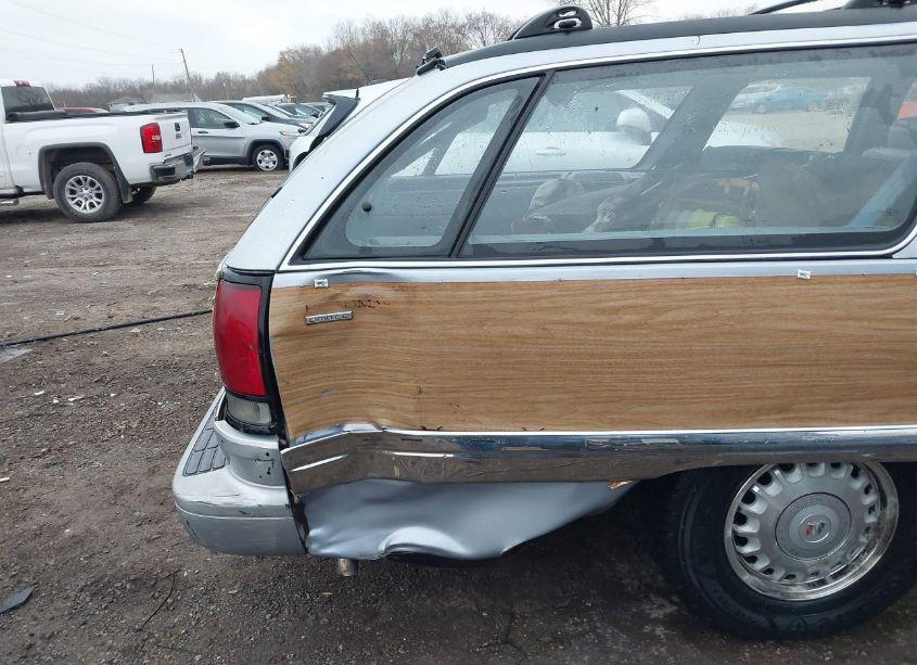 Photo 6 of 1996 Buick Roadmaster LIMITED (VIN 1G4BR82P0TR407304)