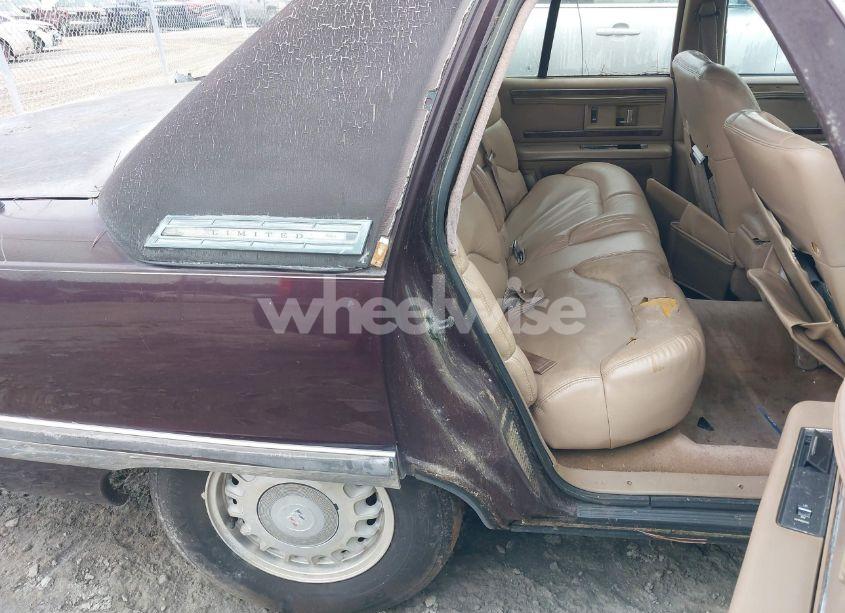 Photo 8 of 1996 Buick Roadmaster LIMITED (VIN 1G4BT52P2TR403075)