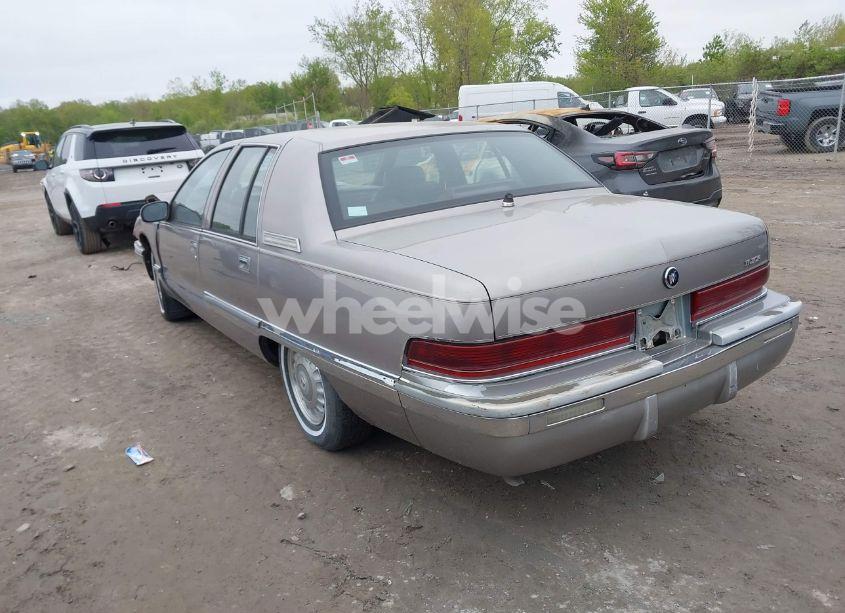 Photo 3 of 1995 Buick Roadmaster LIMITED (VIN 1G4BT52P6SR429984)