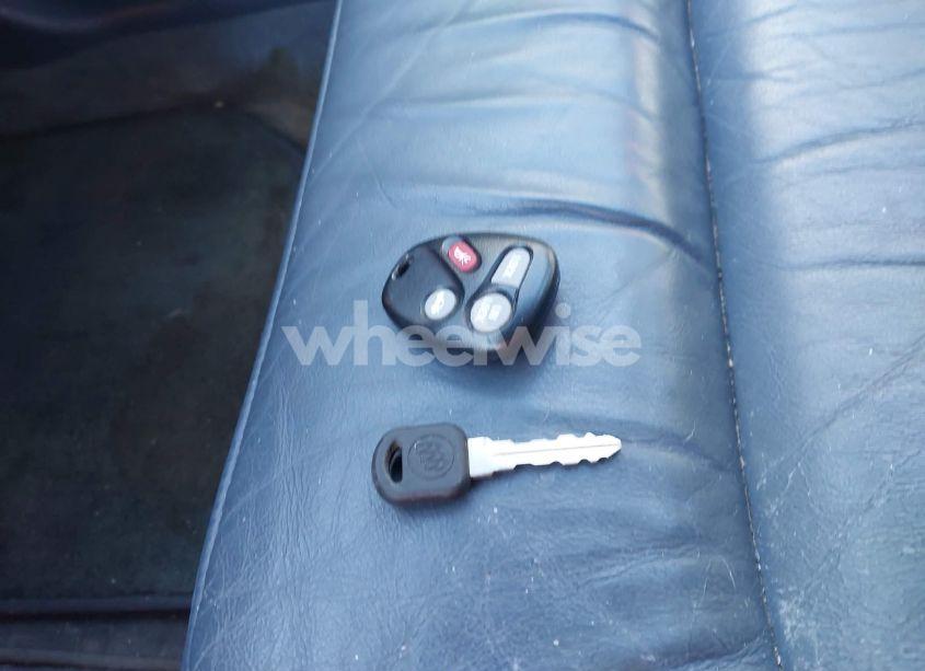 Photo 11 of 1999 Buick Park AVENUE ULTRA (VIN 1G4CU5210X4603257)