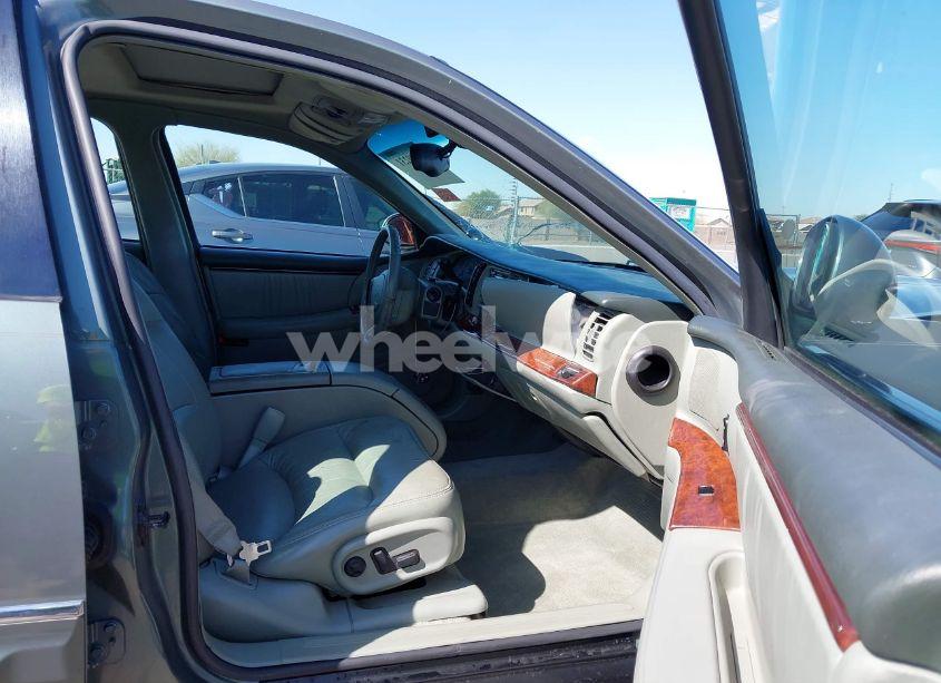 Photo 5 of 1998 Buick Park AVENUE ULTRA (VIN 1G4CU5213W4624554)