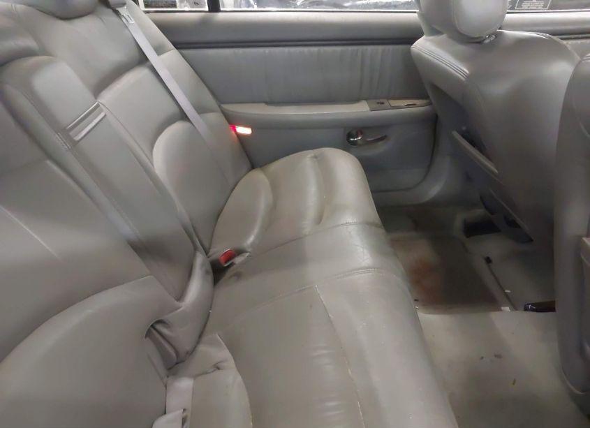 Photo 8 of 2000 Buick Park AVENUE ULTRA (VIN 1G4CU5216Y4124925)