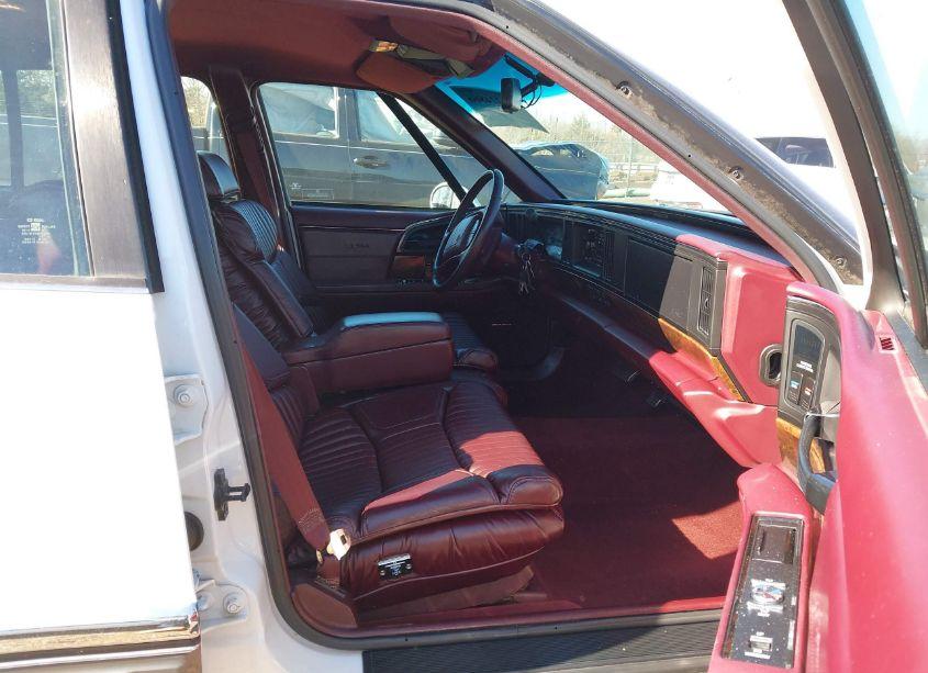 Photo 5 of 1994 Buick Park AVENUE ULTRA (VIN 1G4CU5217RH603901)