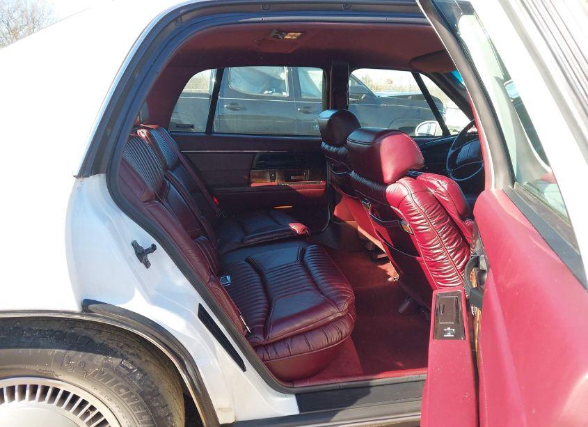 Photo 8 of 1994 Buick Park AVENUE ULTRA (VIN 1G4CU5217RH603901)