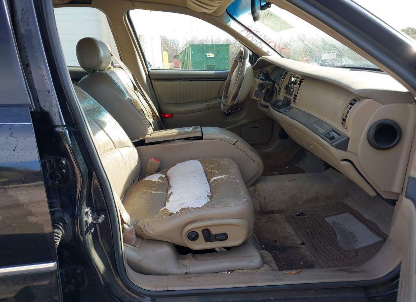 Photo 5 of 2000 Buick Park AVENUE ULTRA (VIN 1G4CU5219Y4112705)