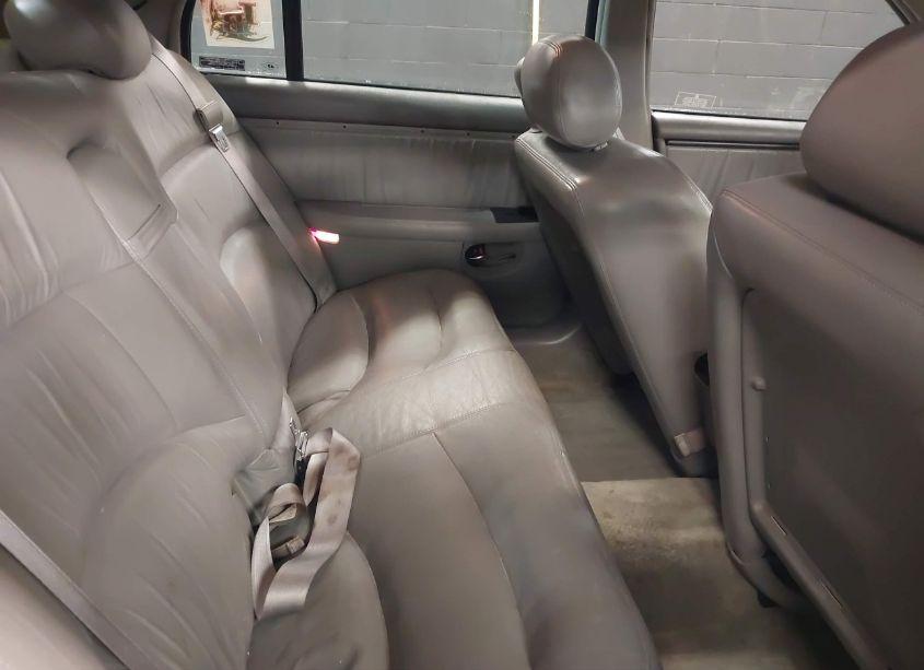 Photo 8 of 2000 Buick Park AVENUE ULTRA (VIN 1G4CU5219Y4199487)