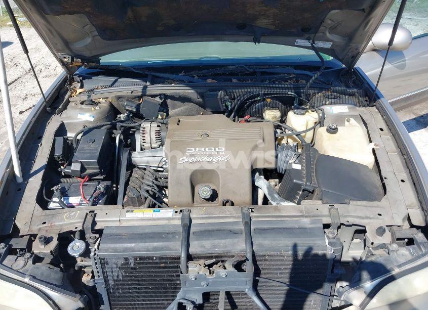 Photo 10 of 2000 Buick Park AVENUE ULTRA (VIN 1G4CU5219Y4205854)