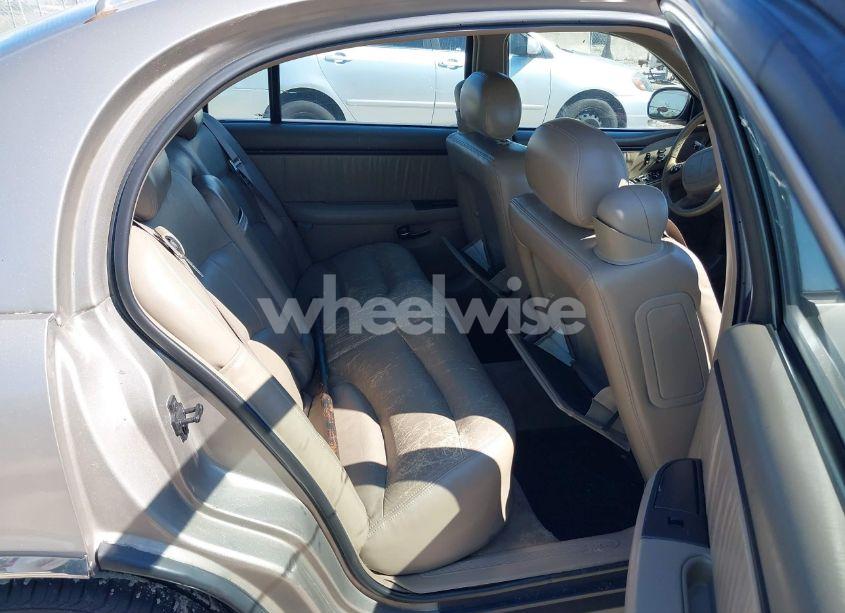 Photo 8 of 2000 Buick Park AVENUE ULTRA (VIN 1G4CU5219Y4205854)
