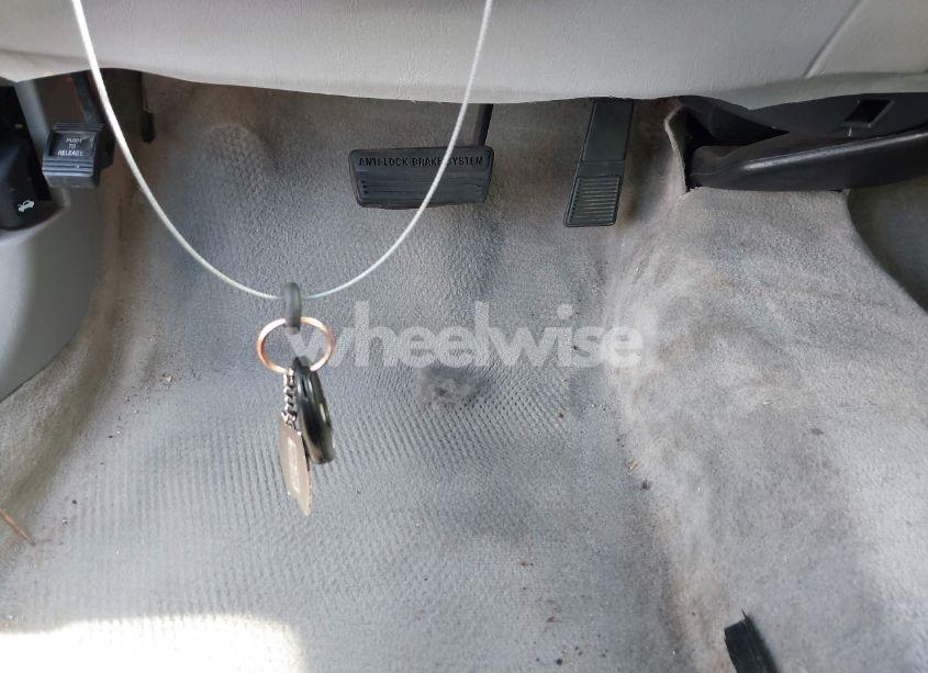 Photo 11 of 2001 Buick Park AVENUE ULTRA (VIN 1G4CU541814238816)